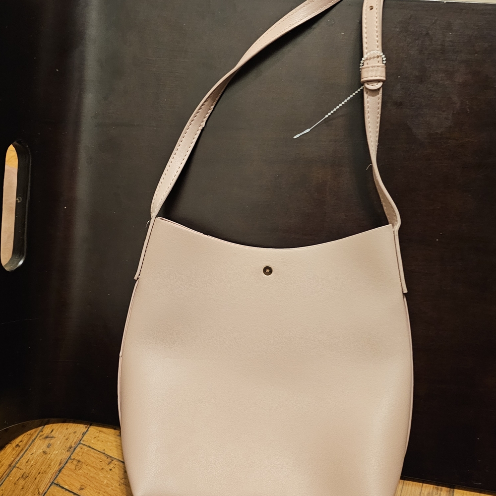 Elegant Cream Shoulder Bag